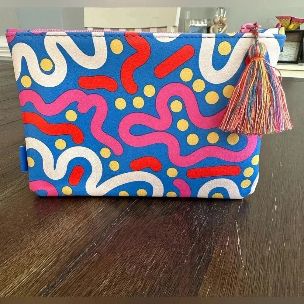 NWOT Ipsy cosmetics pouch